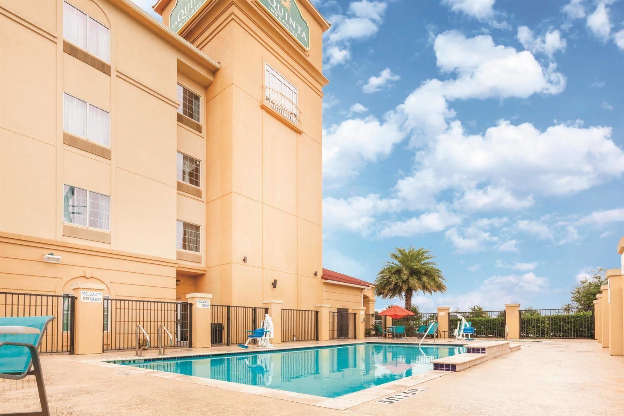 Hotel La Quinta By Wyndham Houston Iah Bush Intl Airport E Humble Exteriér fotografie