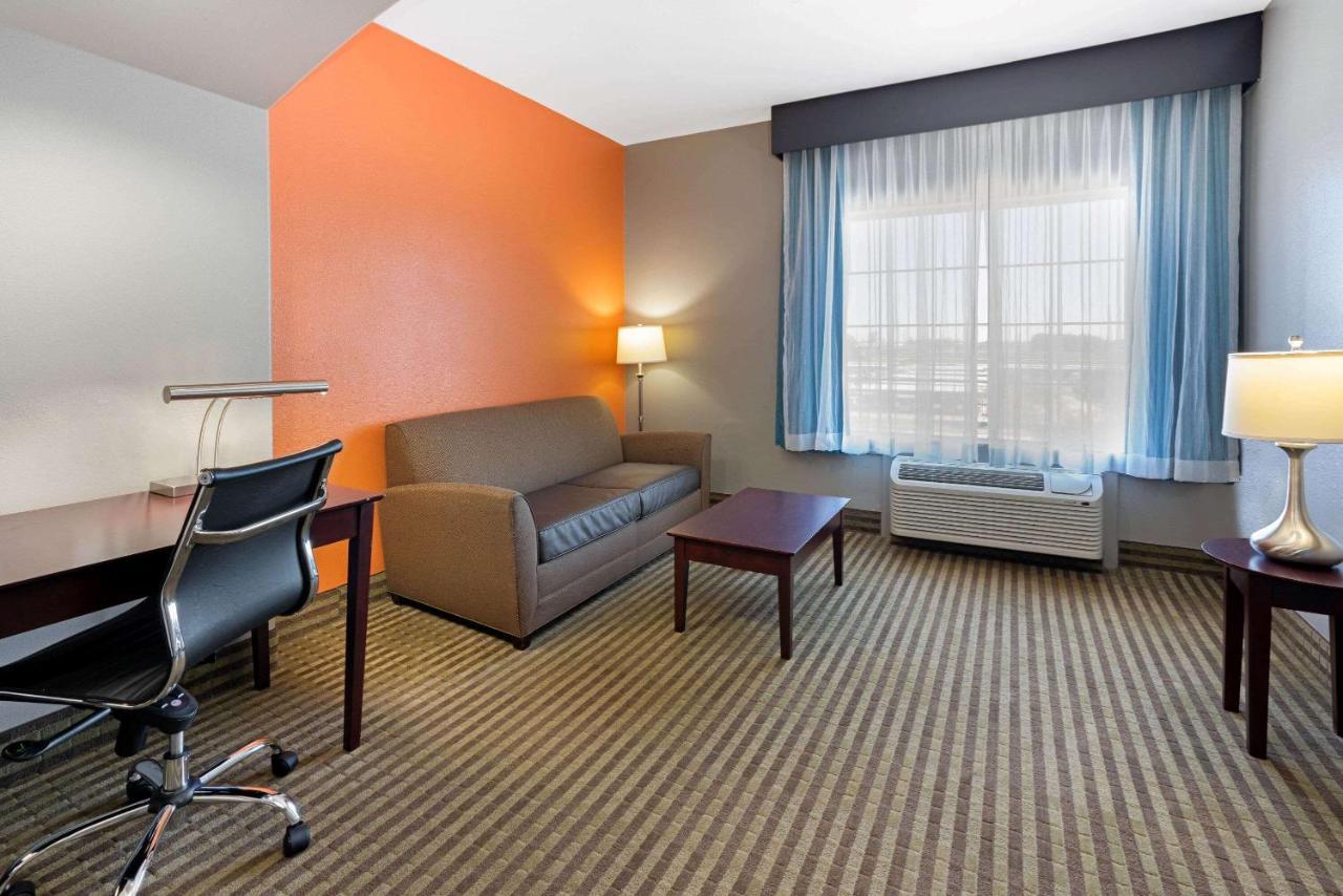 Hotel La Quinta By Wyndham Houston Iah Bush Intl Airport E Humble Exteriér fotografie